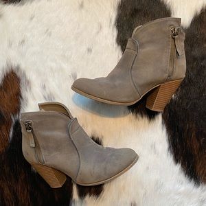 Qupid Grey/Brown Booties